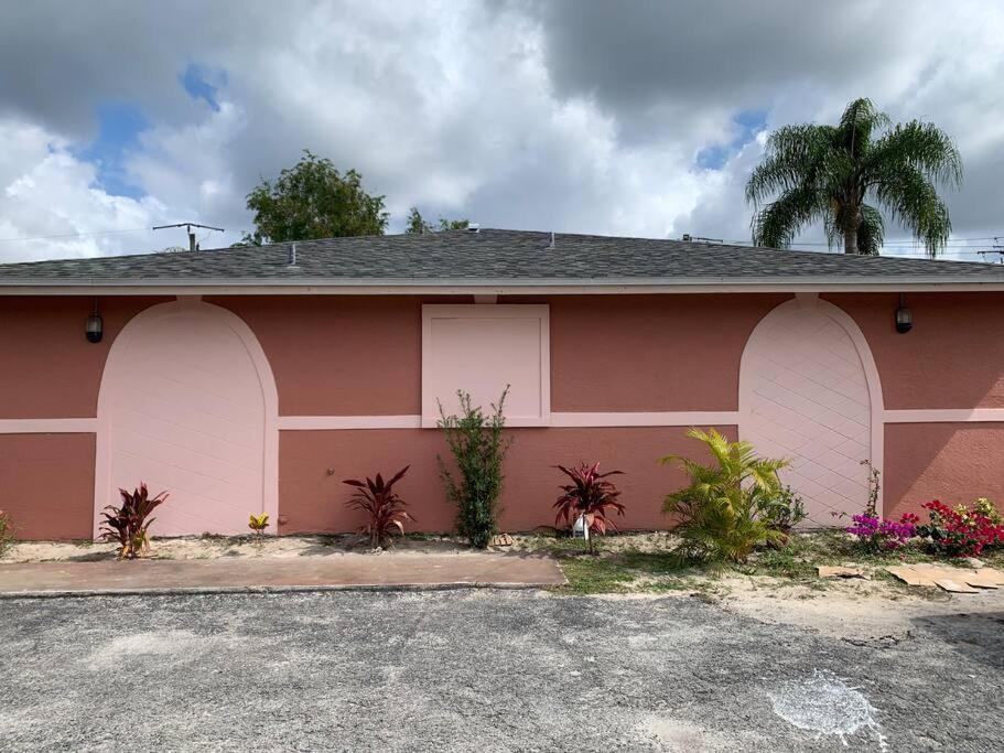 The Green Door Bungalow North North Naples Buitenkant foto